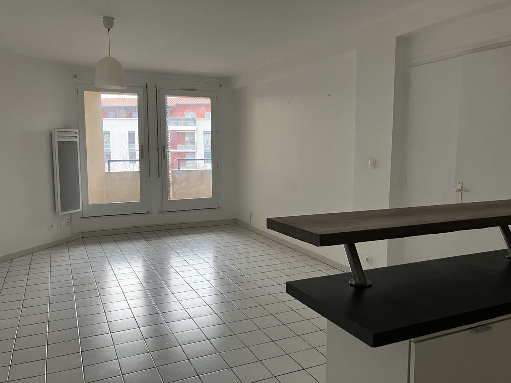 Achat appartement à vendre 2 pièces 49 m² - Saint-Genis-les-Ollières