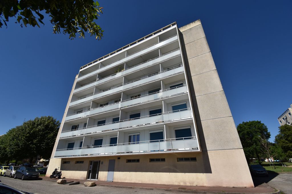 Achat appartement à vendre 3 pièces 67 m² - Décines-Charpieu