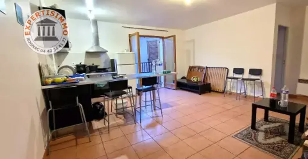 Achat appartement à vendre 2 pièces 45 m² - Marignane