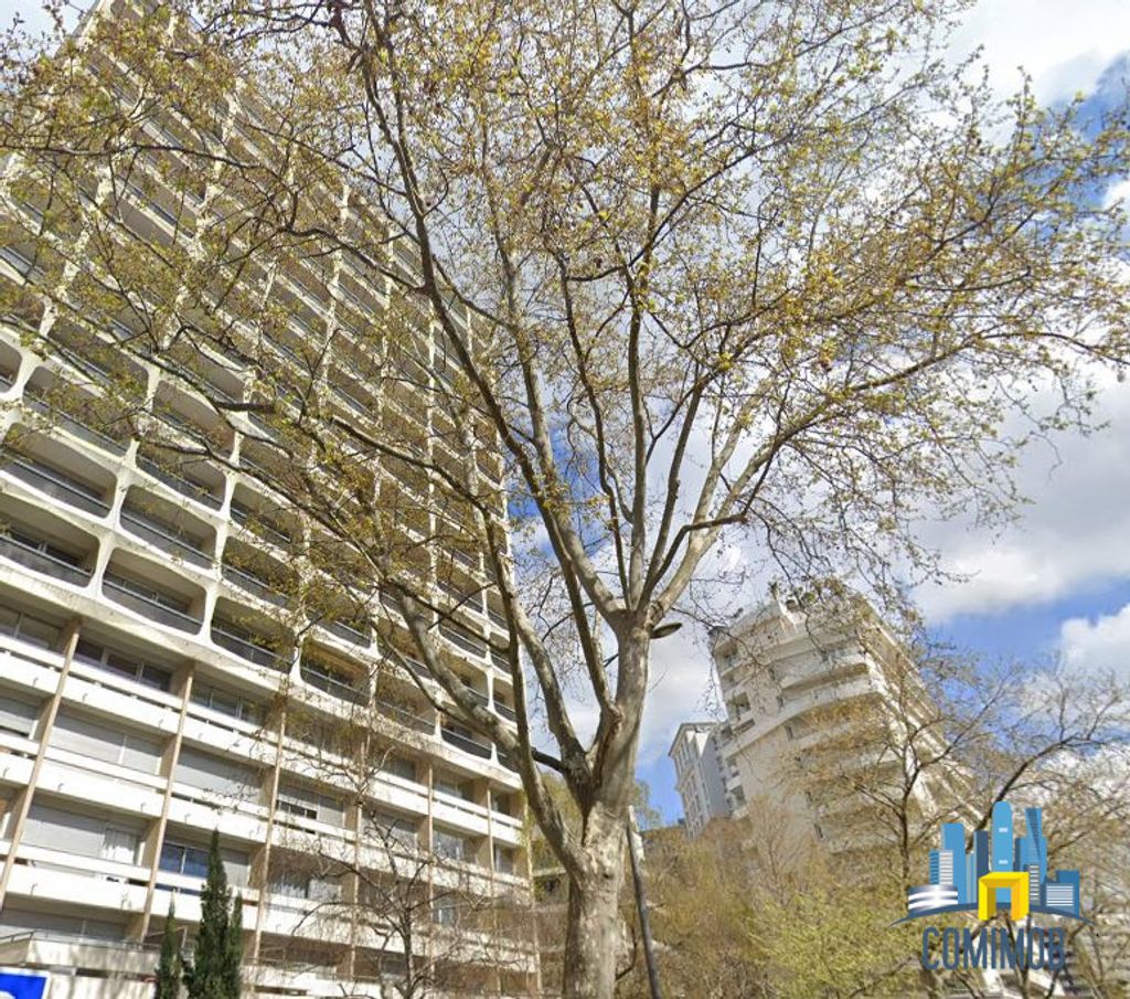 Achat appartement à vendre 3 pièces 70 m² - Courbevoie