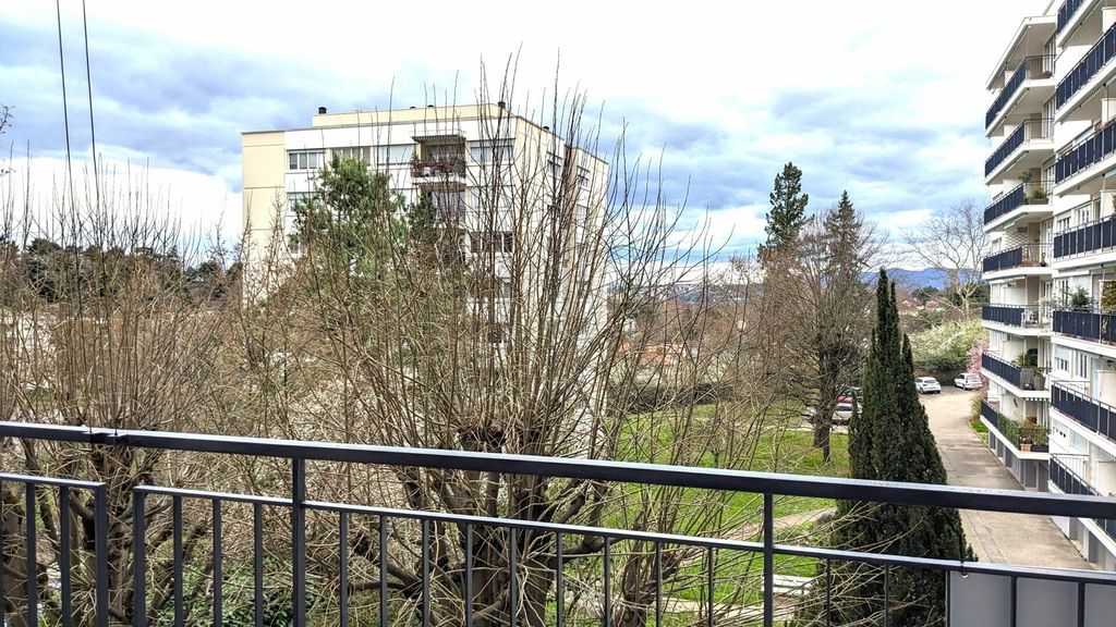 Achat appartement à vendre 5 pièces 103 m² - Sainte-Foy-lès-Lyon