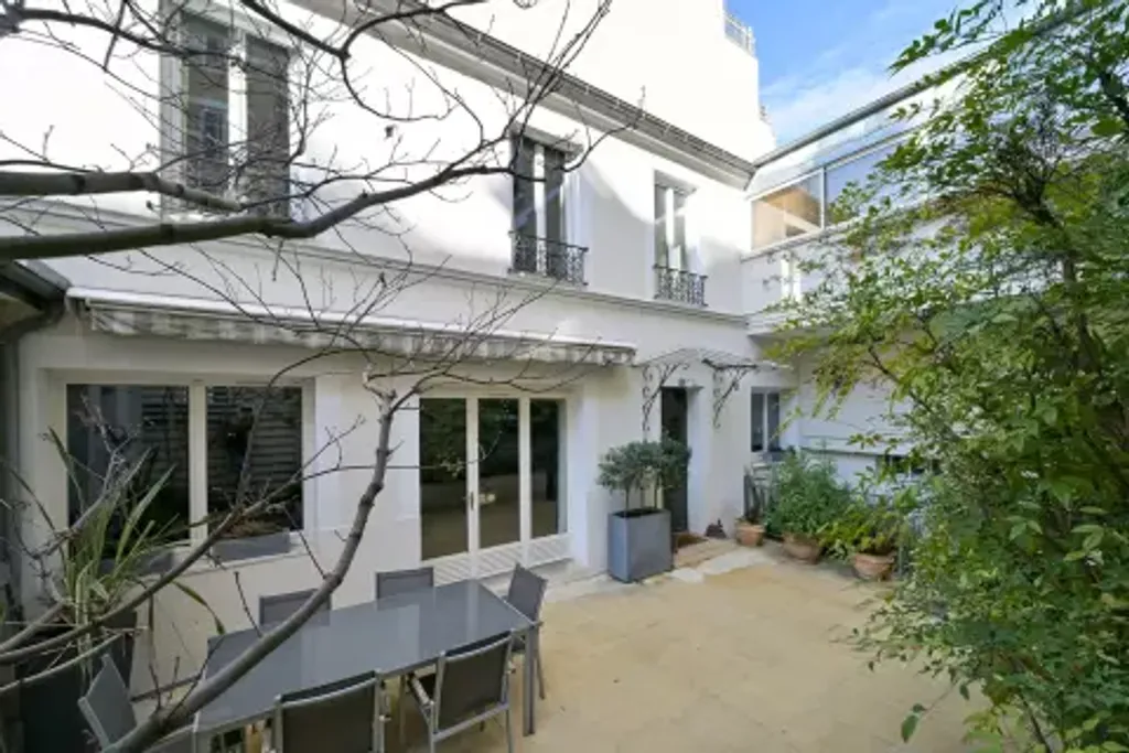 Achat maison à vendre 6 chambres 190 m² - Levallois-Perret
