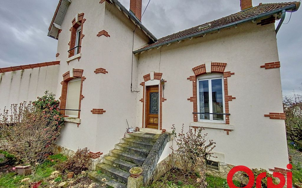 Achat maison à vendre 3 chambres 93 m² - Saint-Amand-Montrond