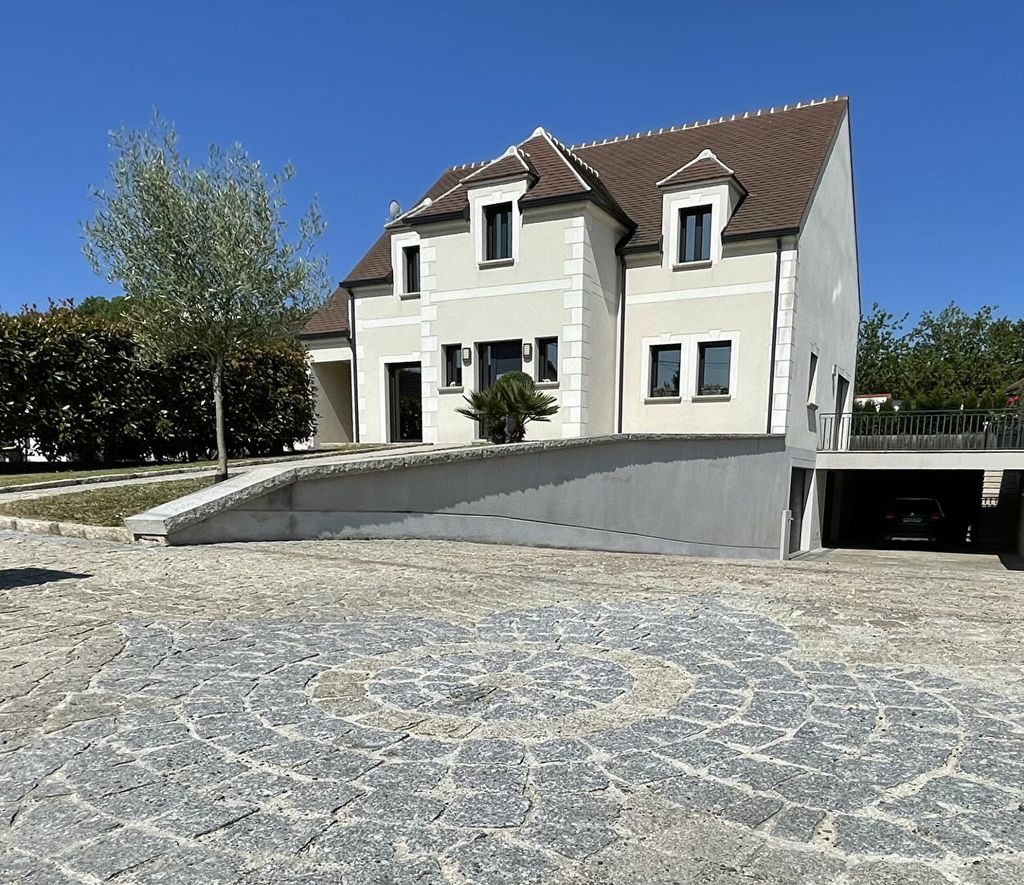 Achat maison à vendre 5 chambres 230 m² - Compiègne