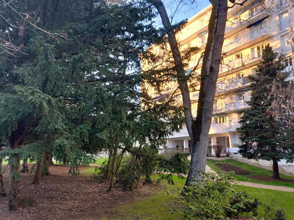 Achat appartement à vendre 3 pièces 74 m² - Joué-lès-Tours