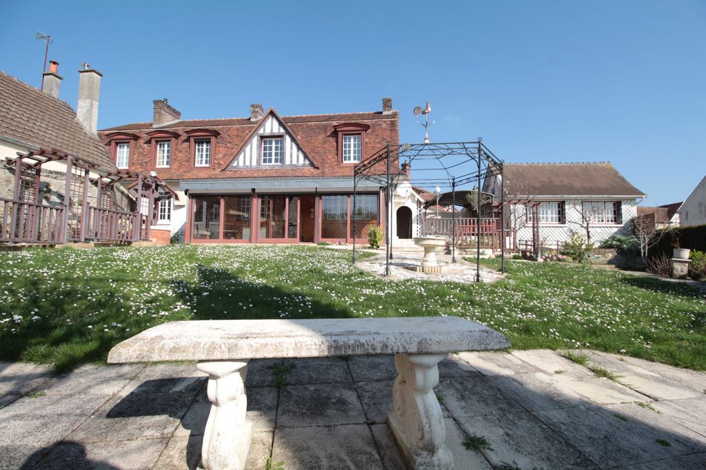 Achat maison à vendre 4 chambres 220 m² - Choisy-au-Bac