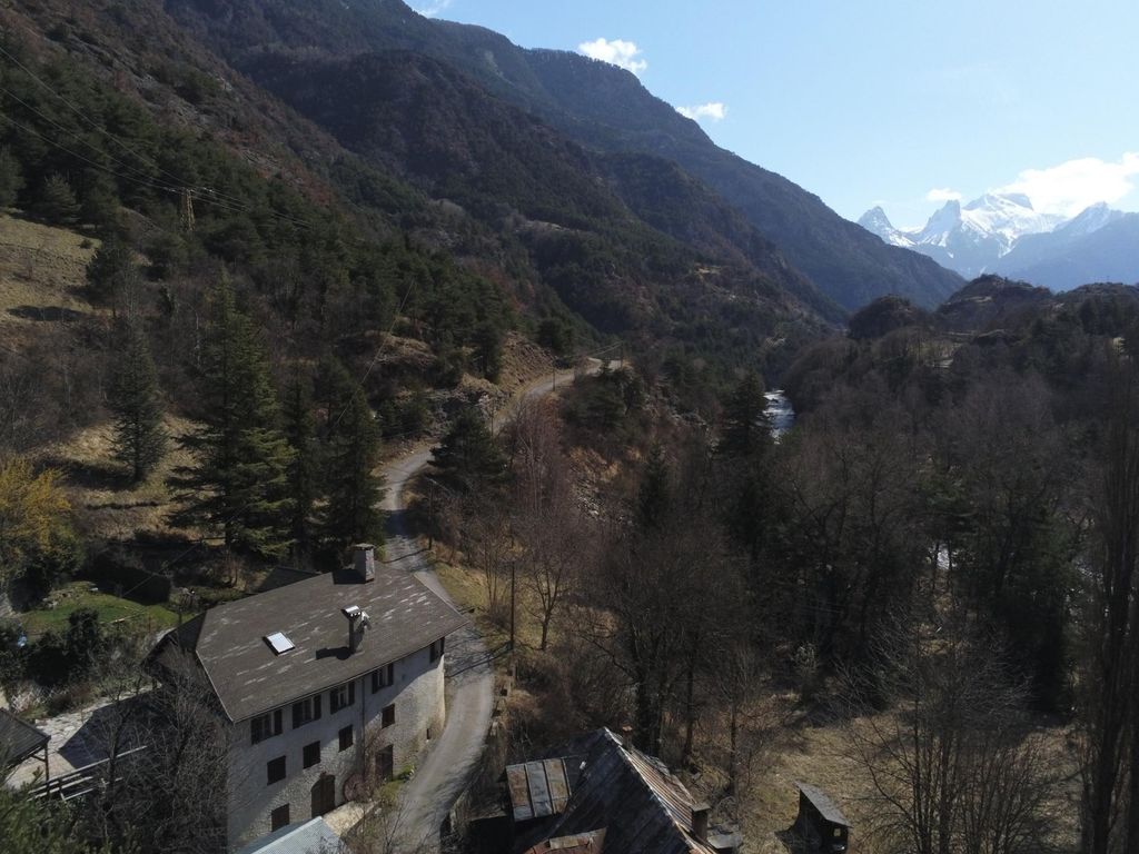 Achat appartement à vendre 4 pièces 103 m² - Le Lauzet-Ubaye