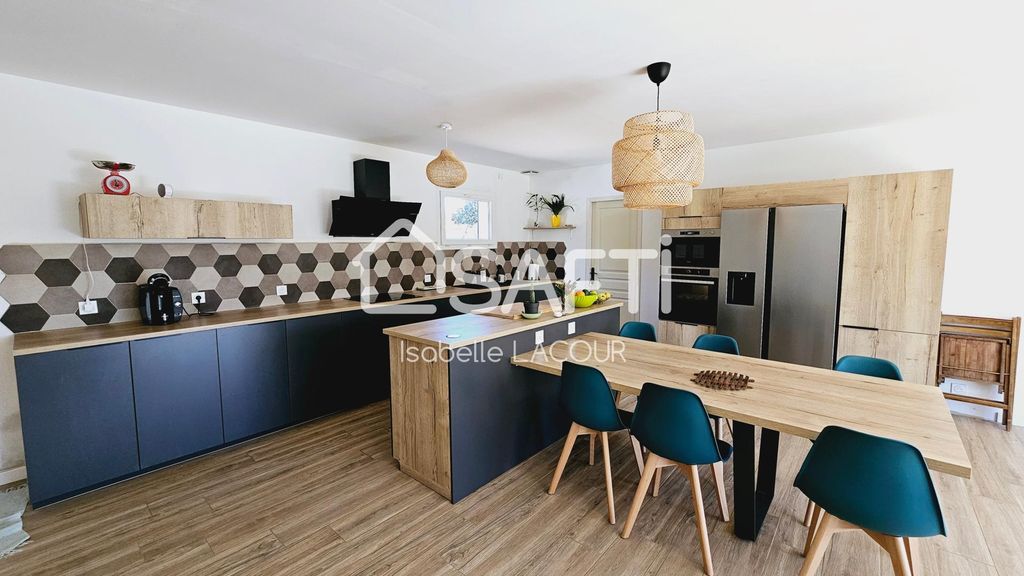 Achat maison à vendre 4 chambres 137 m² - Sillans-la-Cascade