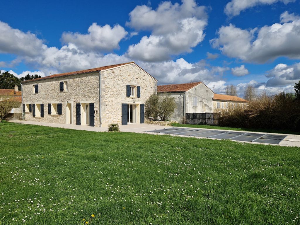 Achat maison à vendre 6 chambres 210 m² - Tonnay-Charente