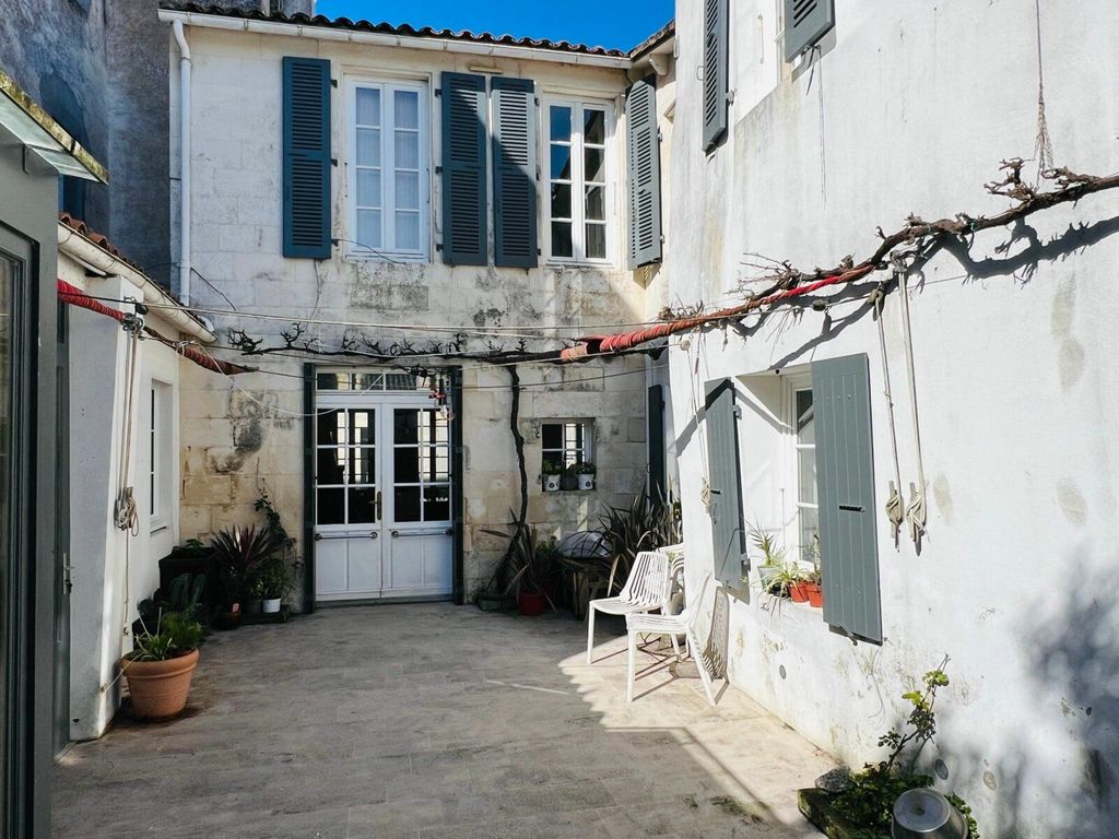 Achat maison à vendre 4 chambres 158 m² - Saint-Martin-de-Ré