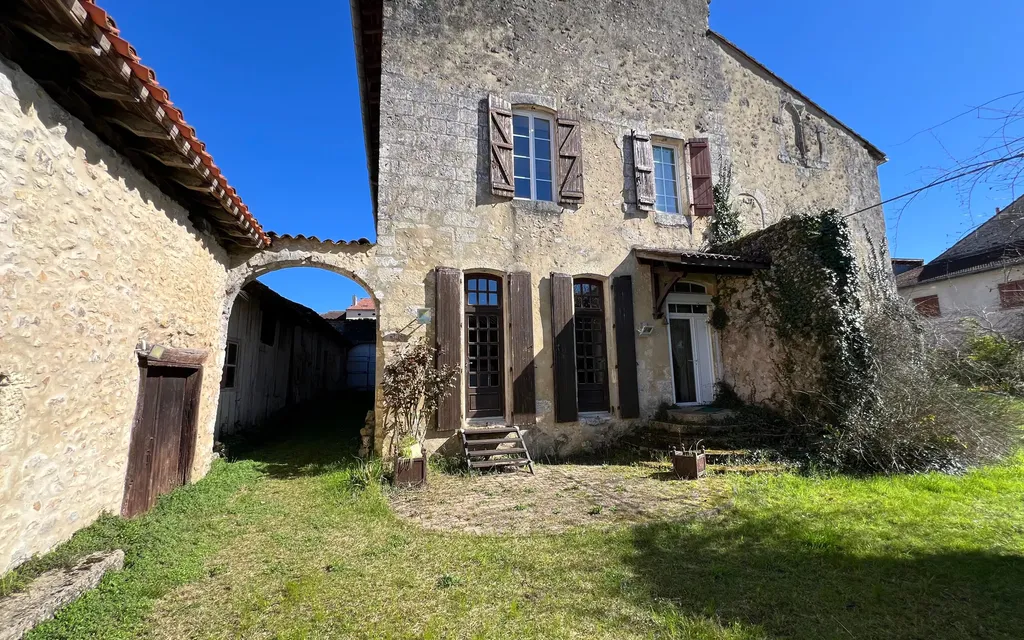 Achat maison à vendre 4 chambres 286 m² - Roquefort