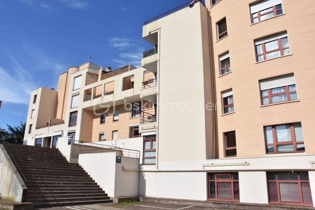 Achat appartement à vendre 2 pièces 54 m² - Évry