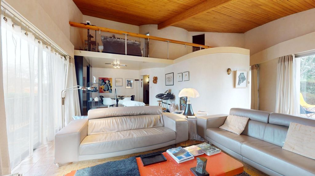 Achat maison à vendre 5 chambres 182 m² - Saint-Médard-en-Jalles