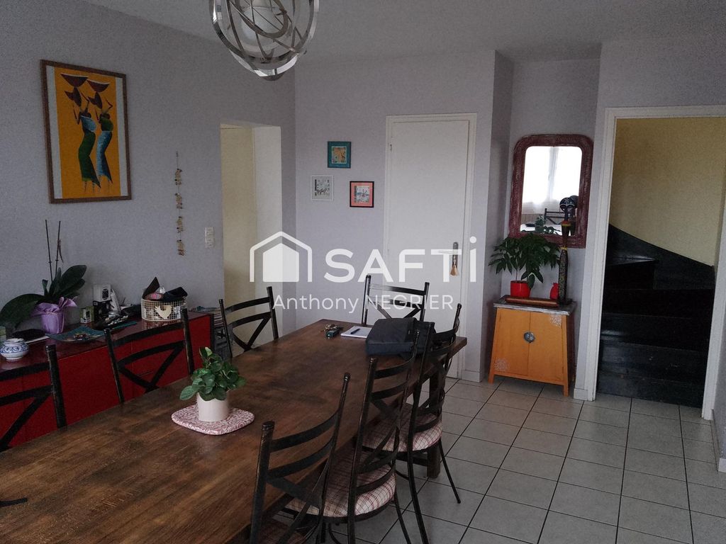 Achat maison à vendre 4 chambres 150 m² - Saint-Georges-des-Groseillers