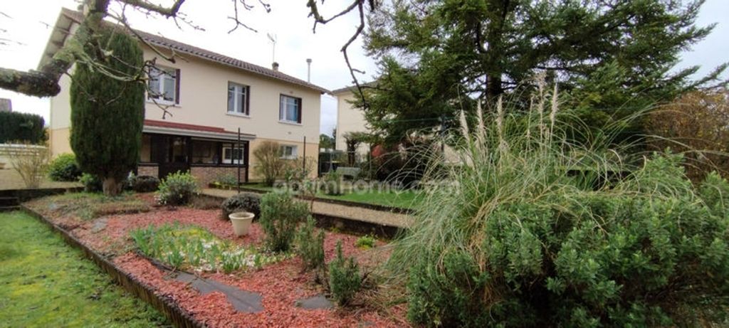 Achat maison à vendre 3 chambres 121 m² - Magnac-sur-Touvre