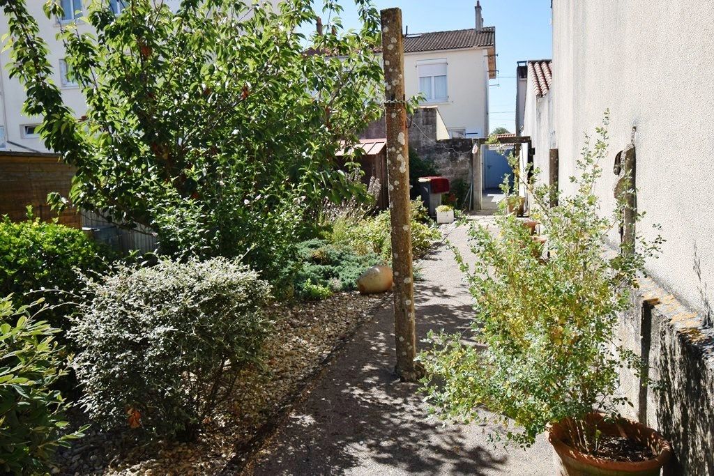 Achat maison à vendre 2 chambres 83 m² - Les Sables-d'Olonne