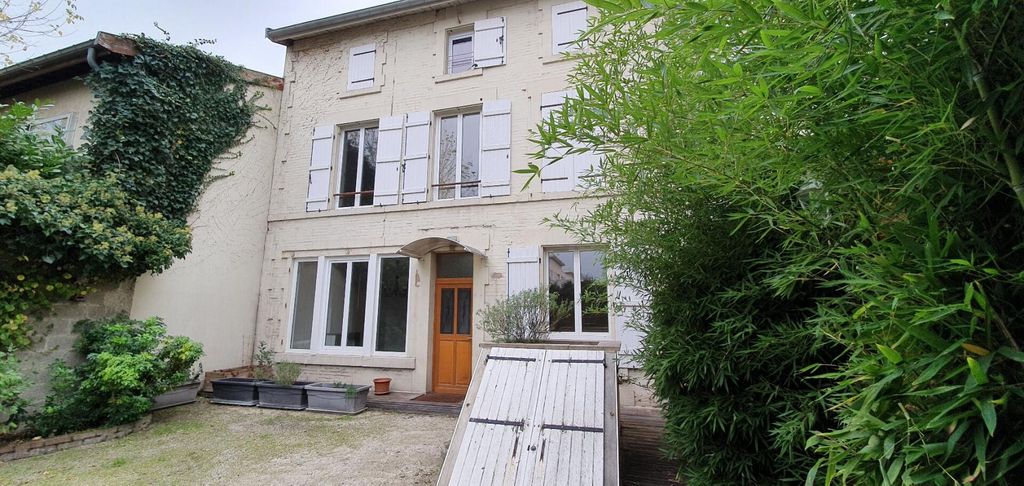 Achat maison à vendre 5 chambres 248 m² - Saint-Dizier