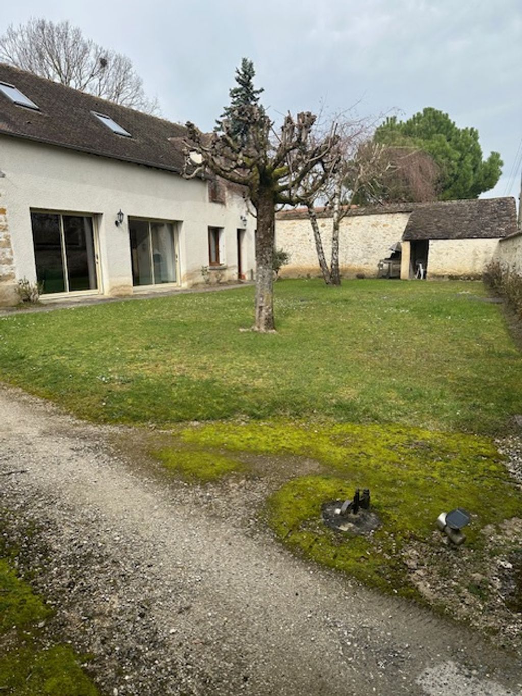 Achat maison à vendre 3 chambres 180 m² - Les Ormes-sur-Voulzie