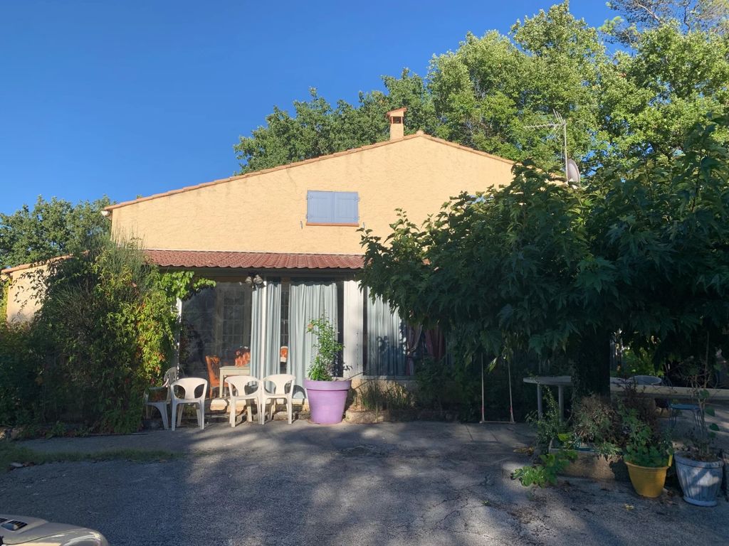 Achat maison à vendre 3 chambres 130 m² - Sainte-Anastasie-sur-Issole