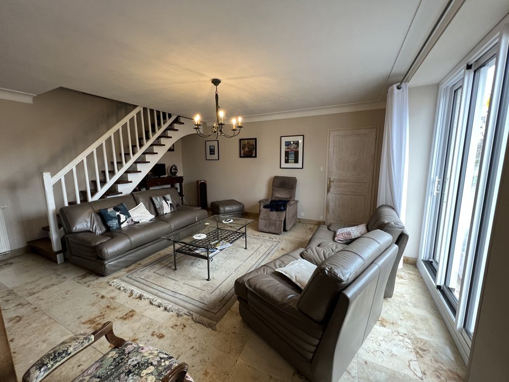 Achat maison à vendre 4 chambres 163 m² - Aubigny-les-Clouzeaux