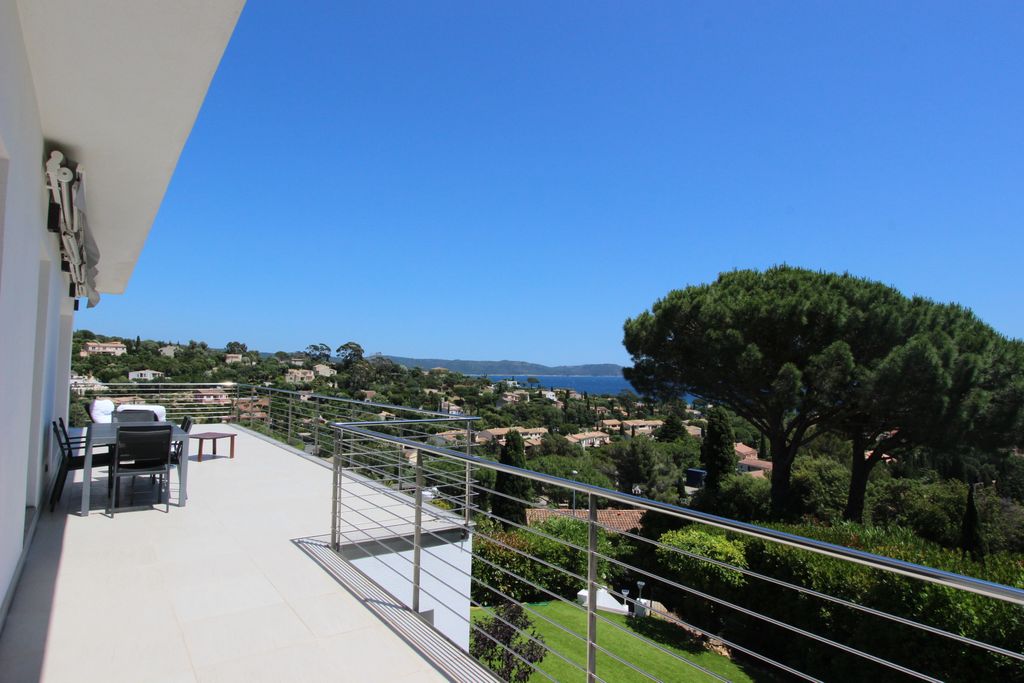 Achat maison à vendre 5 chambres 220 m² - Cavalaire-sur-Mer