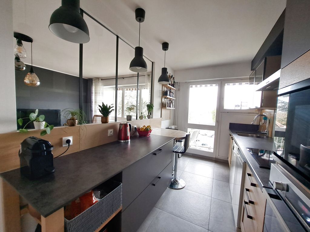 Achat appartement à vendre 3 pièces 72 m² - Verneuil-sur-Seine
