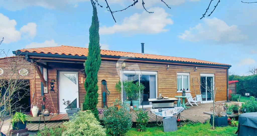 Achat maison à vendre 3 chambres 100 m² - Saint-Avaugourd-des-Landes