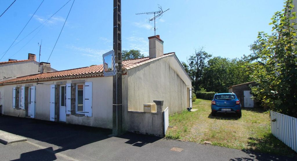 Achat maison à vendre 2 chambres 100 m² - Saint-Georges-de-Pointindoux