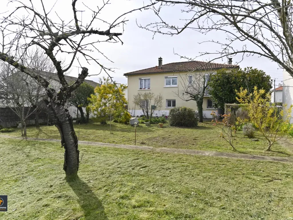 Achat maison à vendre 3 chambres 142 m² - Niort