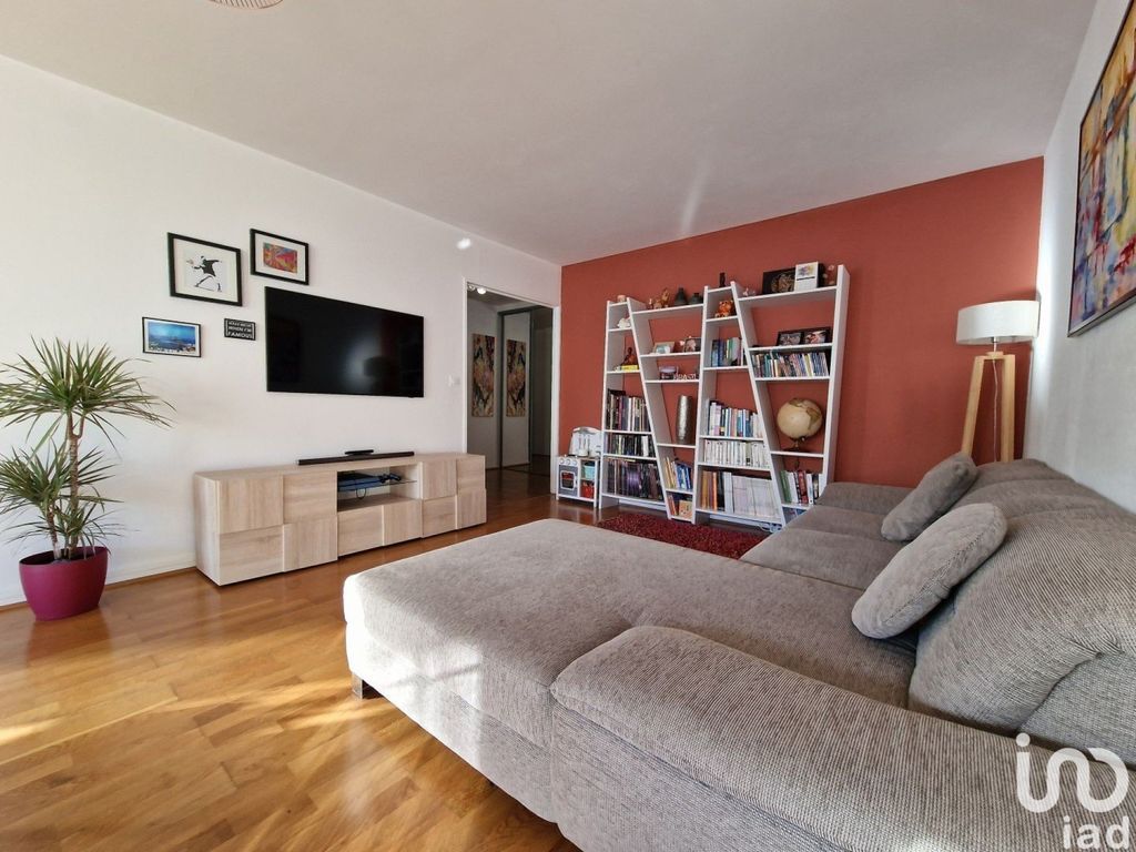 Achat appartement à vendre 3 pièces 76 m² - Suresnes