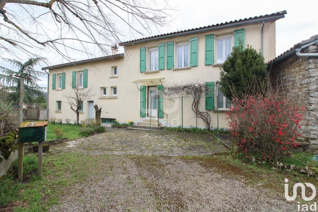 Achat maison à vendre 5 chambres 120 m² - Roquefort-sur-Soulzon