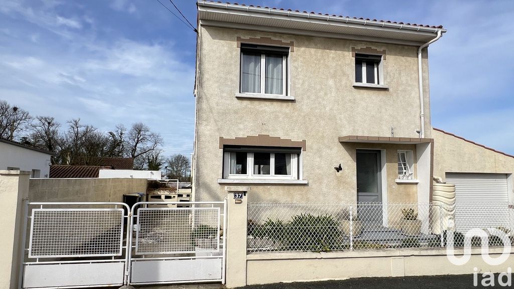 Achat maison à vendre 3 chambres 81 m² - La Rochelle