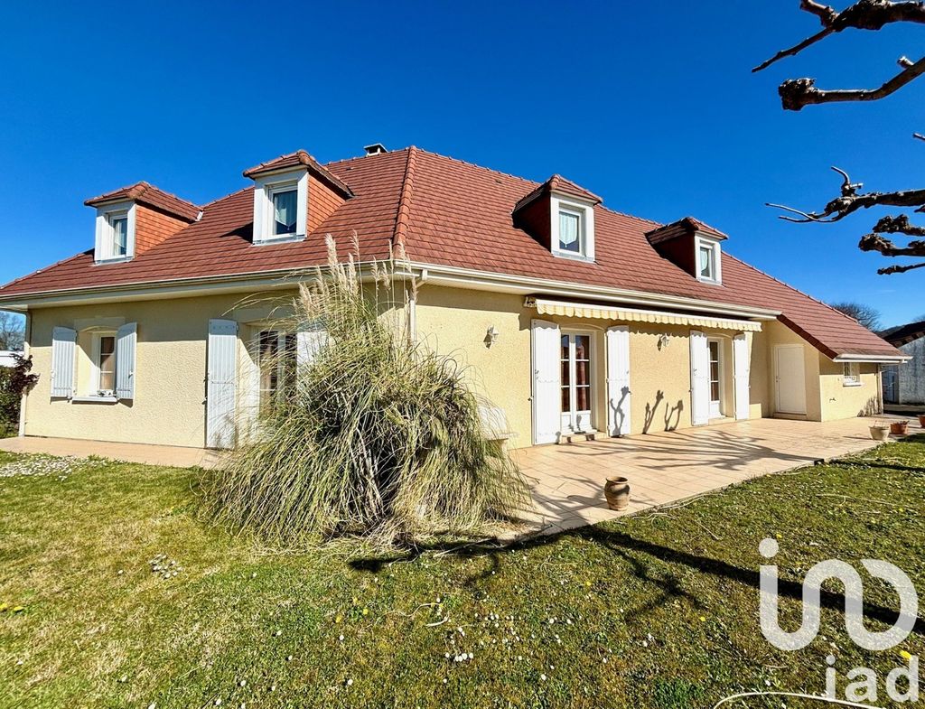 Achat maison à vendre 5 chambres 193 m² - Serres-Castet