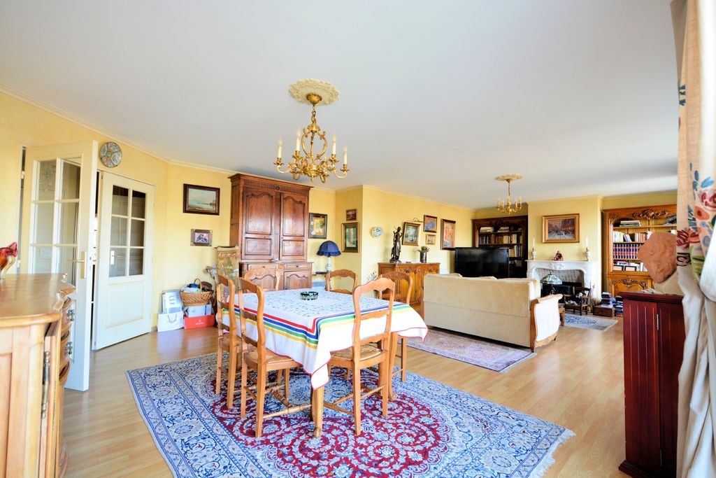 Achat appartement à vendre 5 pièces 125 m² - Saint-Maur-des-Fossés