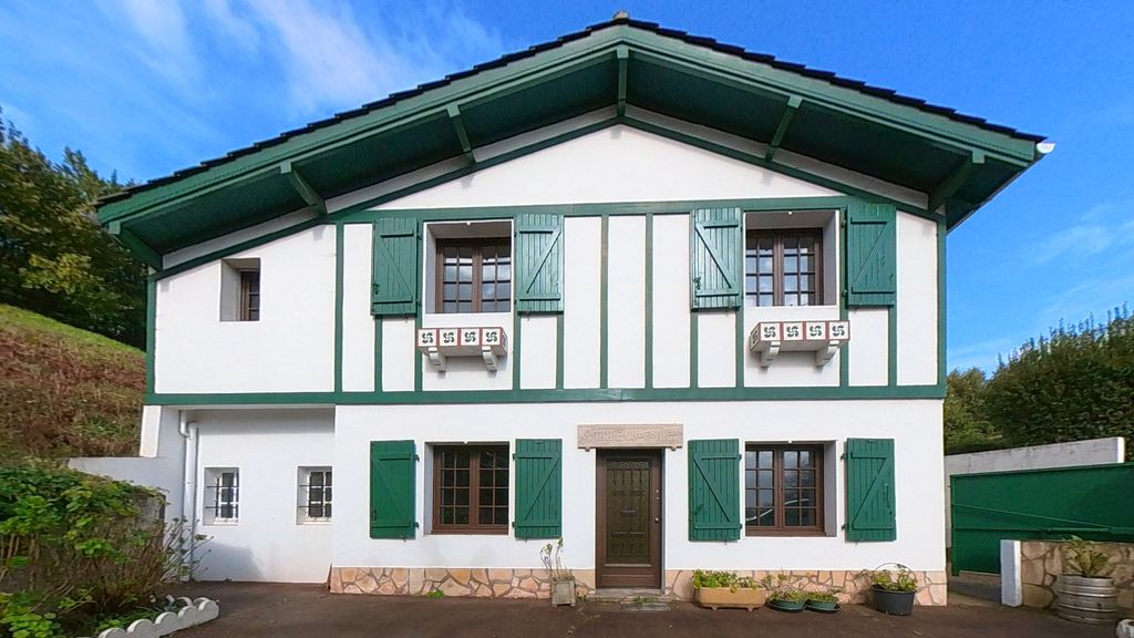 Achat maison à vendre 7 chambres 230 m² - Bidart
