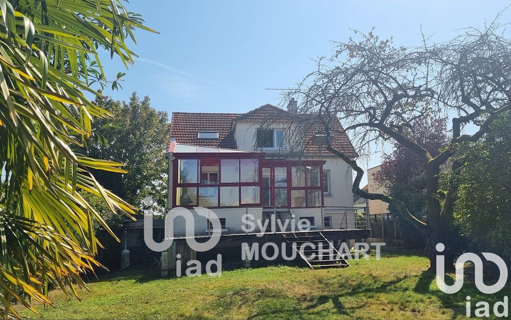 Achat maison à vendre 5 chambres 172 m² - Le Mesnil-Saint-Denis