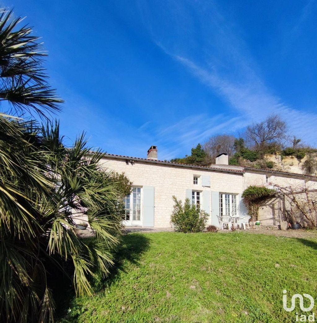 Achat maison à vendre 4 chambres 195 m² - Dompierre-sur-Charente