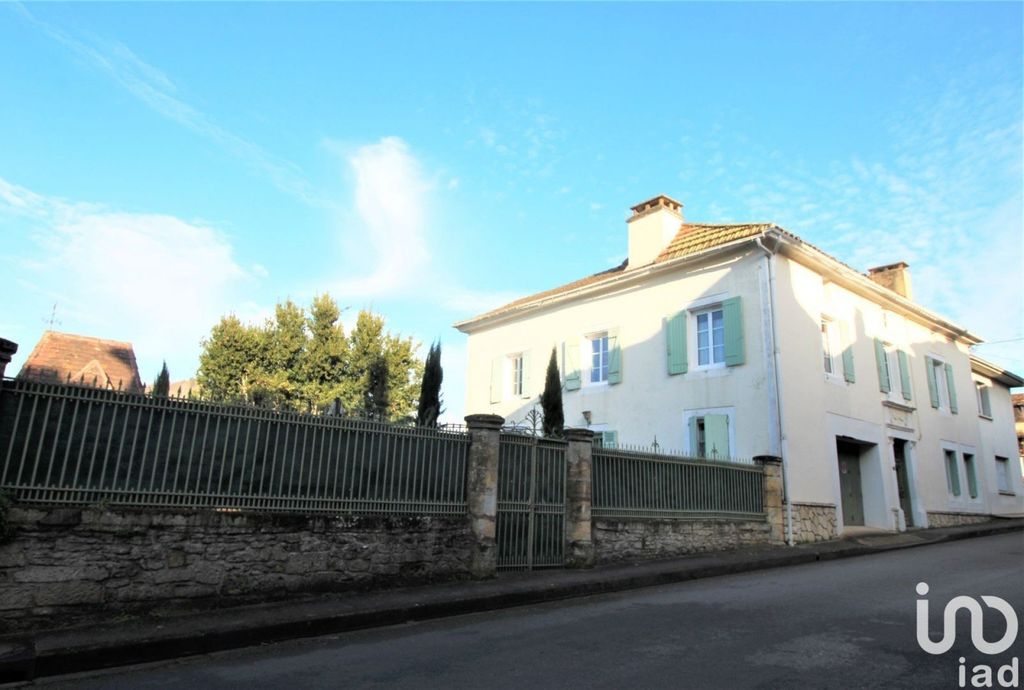 Achat maison à vendre 5 chambres 230 m² - Villefranche-du-Périgord