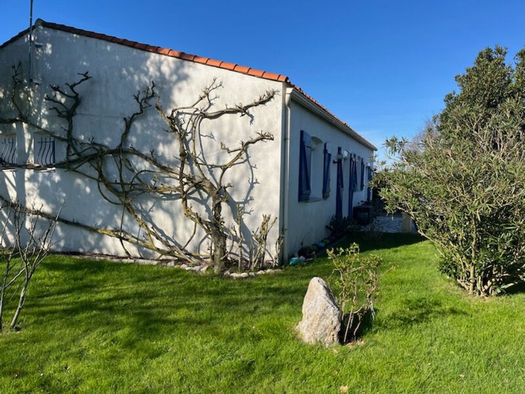 Achat maison à vendre 3 chambres 101 m² - Château-d'Olonne