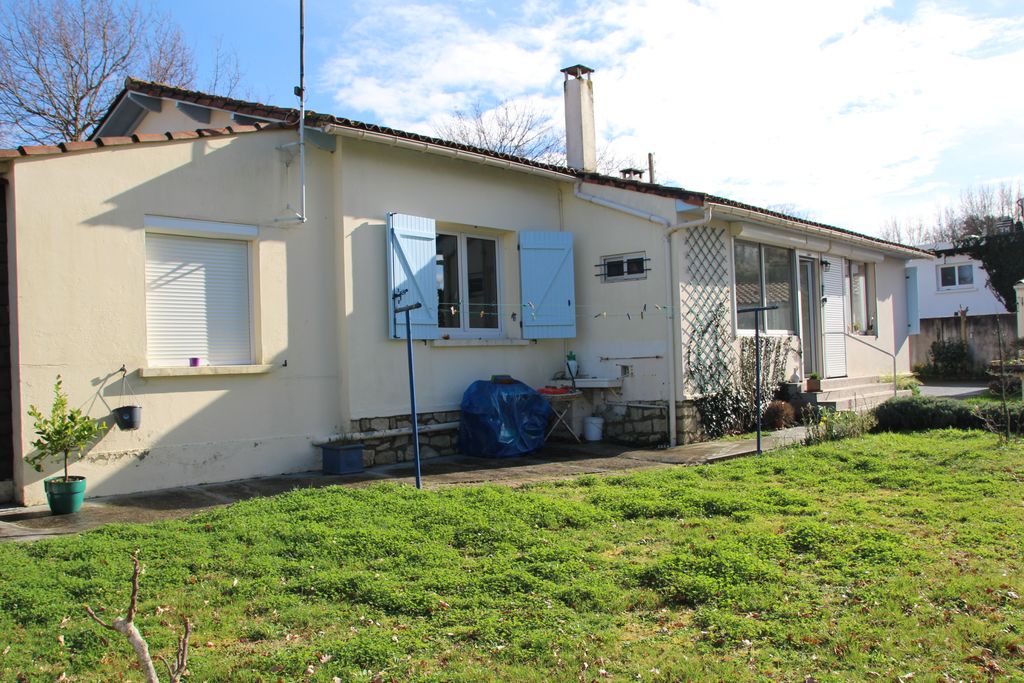 Achat maison à vendre 5 chambres 155 m² - Saint-Georges-de-Didonne