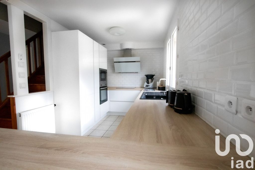 Achat maison à vendre 3 chambres 89 m² - Bois-d'Arcy