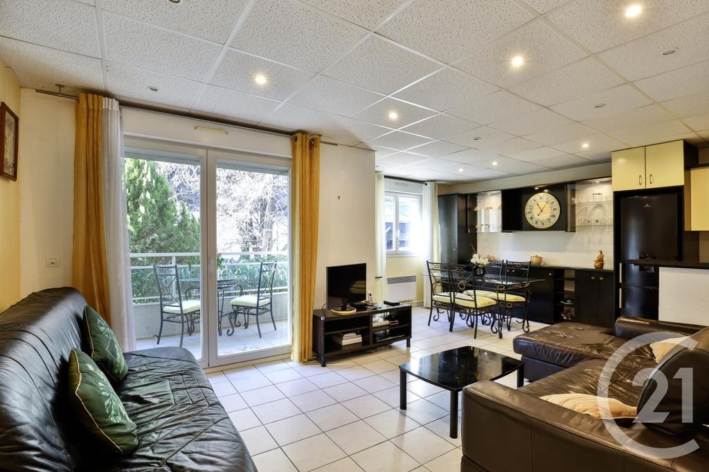 Achat appartement à vendre 3 pièces 63 m² - Nice