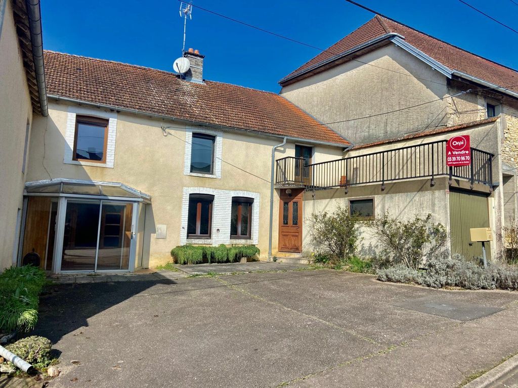 Achat maison à vendre 6 chambres 173 m² - Chassey-lès-Scey