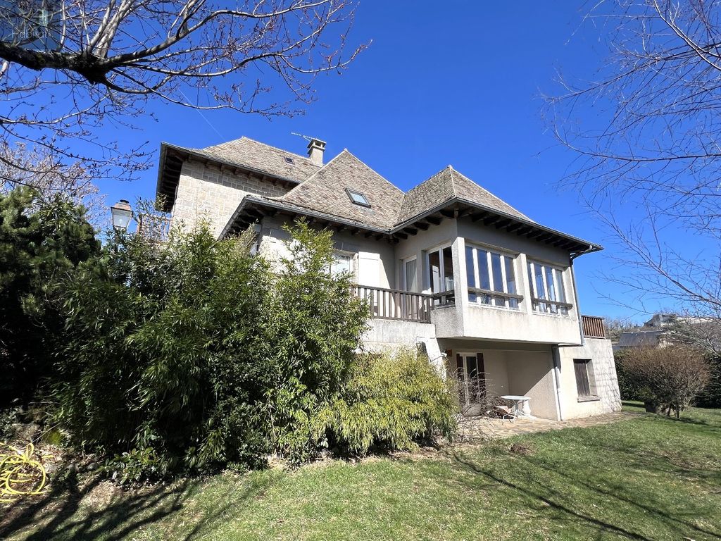 Achat maison à vendre 6 chambres 240 m² - Laguiole