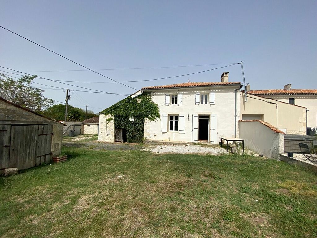 Achat maison à vendre 2 chambres 130 m² - Nieul-lès-Saintes
