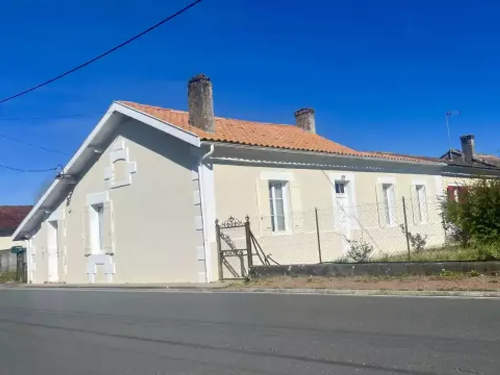 Achat maison à vendre 3 chambres 118 m² - Saint-Christoly-de-Blaye
