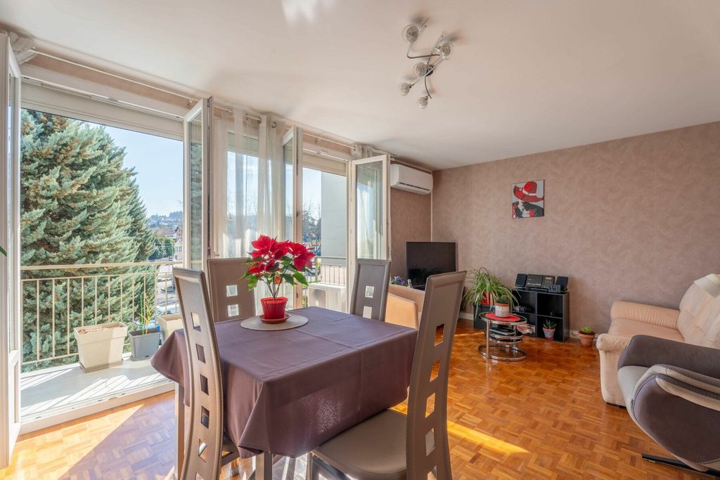 Achat appartement à vendre 4 pièces 84 m² - Villefranche-sur-Saône