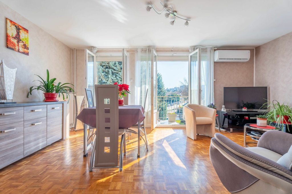 Achat appartement à vendre 4 pièces 84 m² - Villefranche-sur-Saône