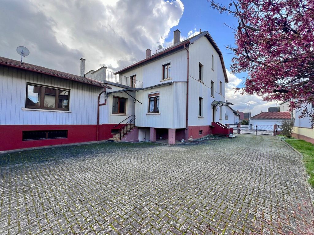 Achat maison à vendre 6 chambres 215 m² - Rœschwoog