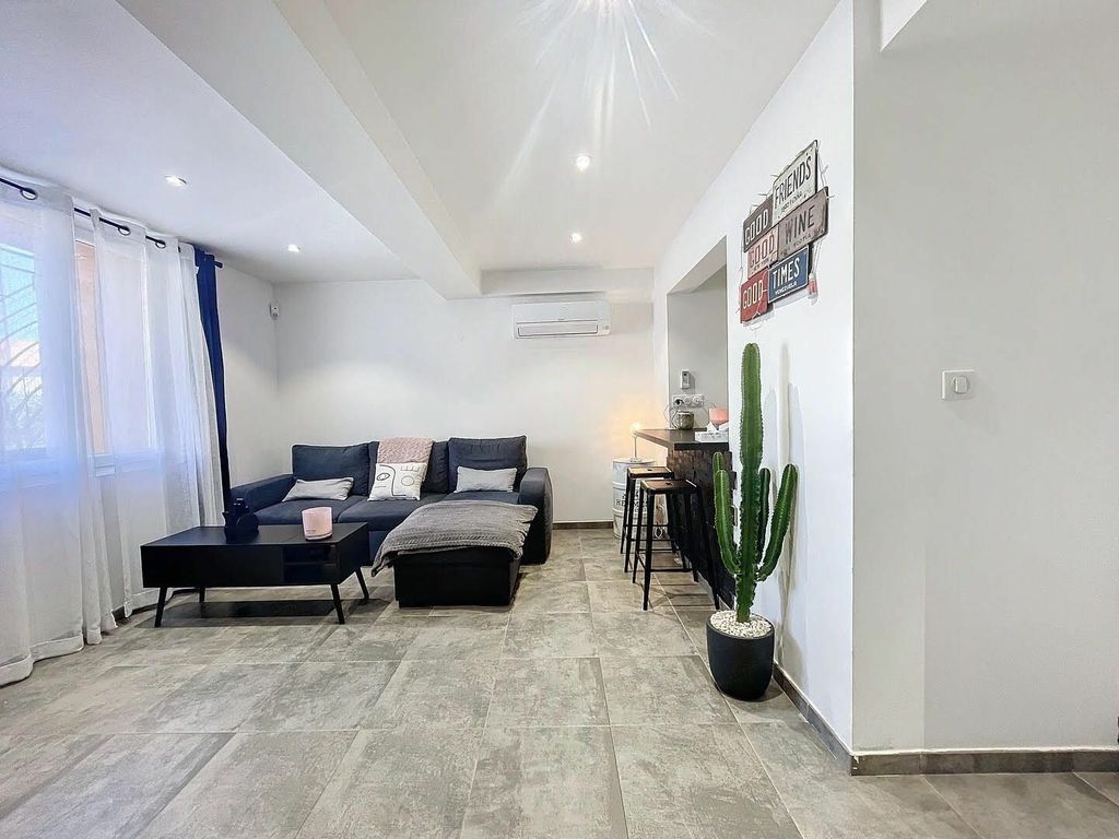 Achat appartement à vendre 3 pièces 54 m² - Roquebrune-sur-Argens